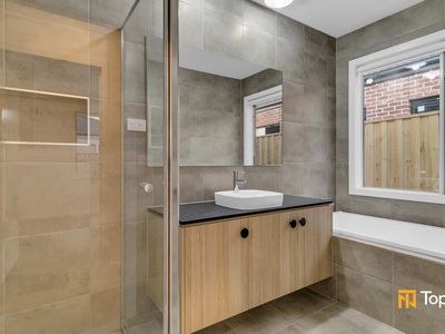 8 Prosecco Street, Wollert