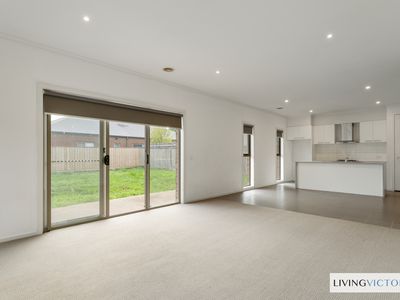 5 Laurence Way, Tarneit