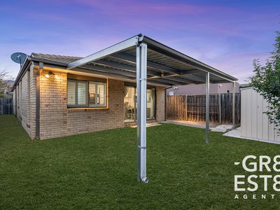 8 Dedina Walk, Dandenong