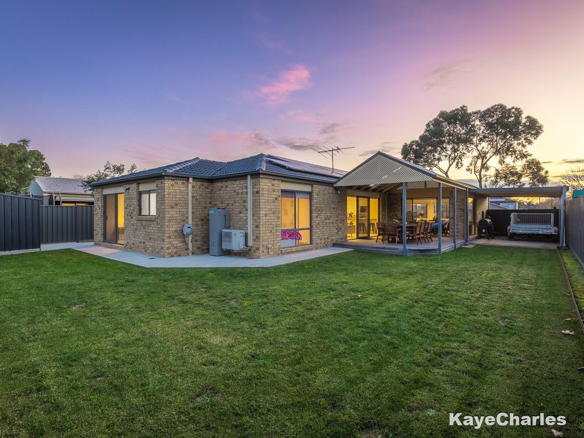7 Castle Court, Beaconsfield