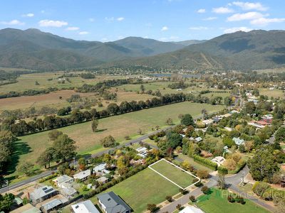 2 Fiddleback Drive, Tawonga South