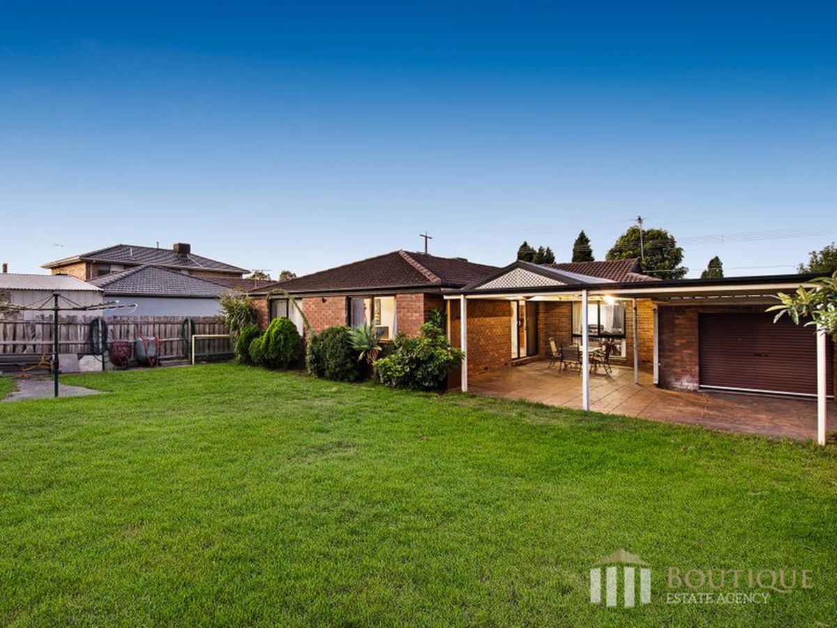 64 Bellbrook Drive, Dandenong North