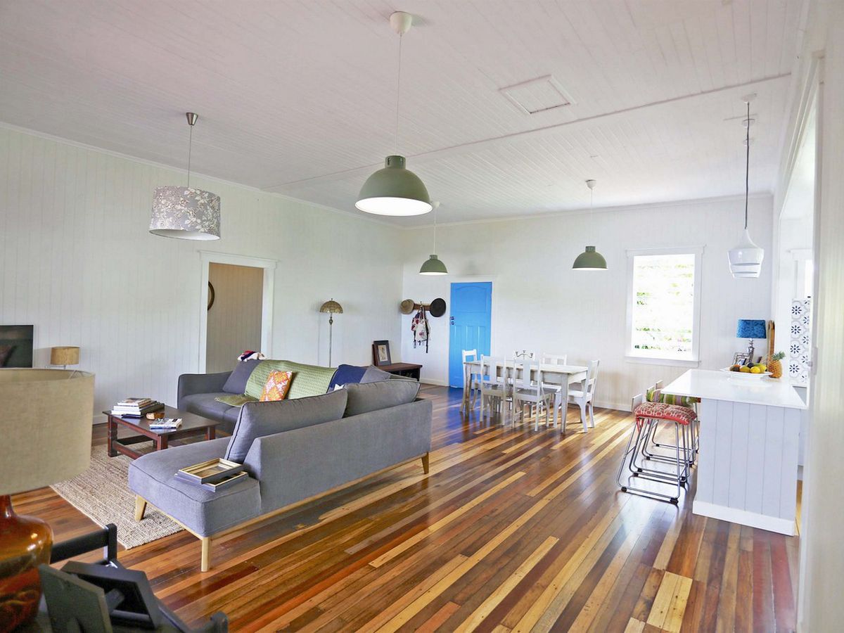 9 Downing Street, Malanda