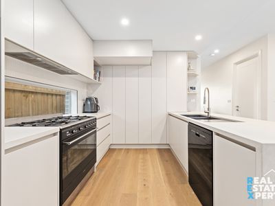 3 / 16 Manuka Road, Berwick