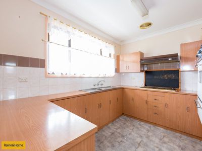 85 Strata Avenue, Barrack Heights