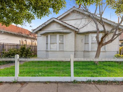 5 Lenore Crescent, Williamstown