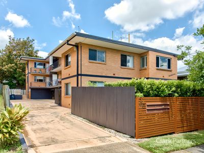 2 / 66 Junction Road, Clayfield