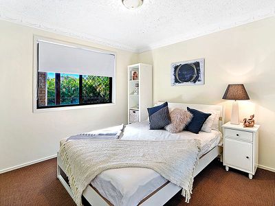 28 Bight Court, Mermaid Waters