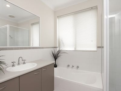 6D Windemere Crescent, Nollamara