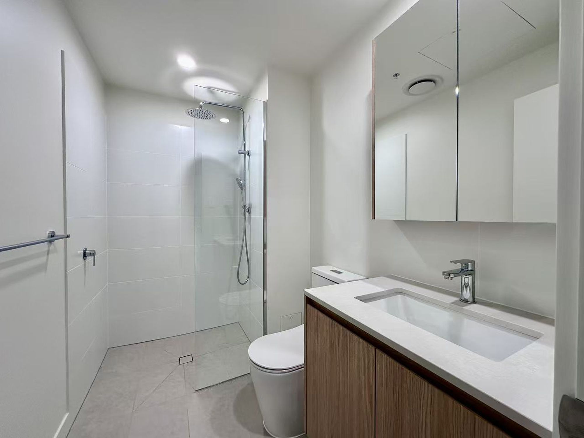 909 / 6 Penaluna Place, Adelaide