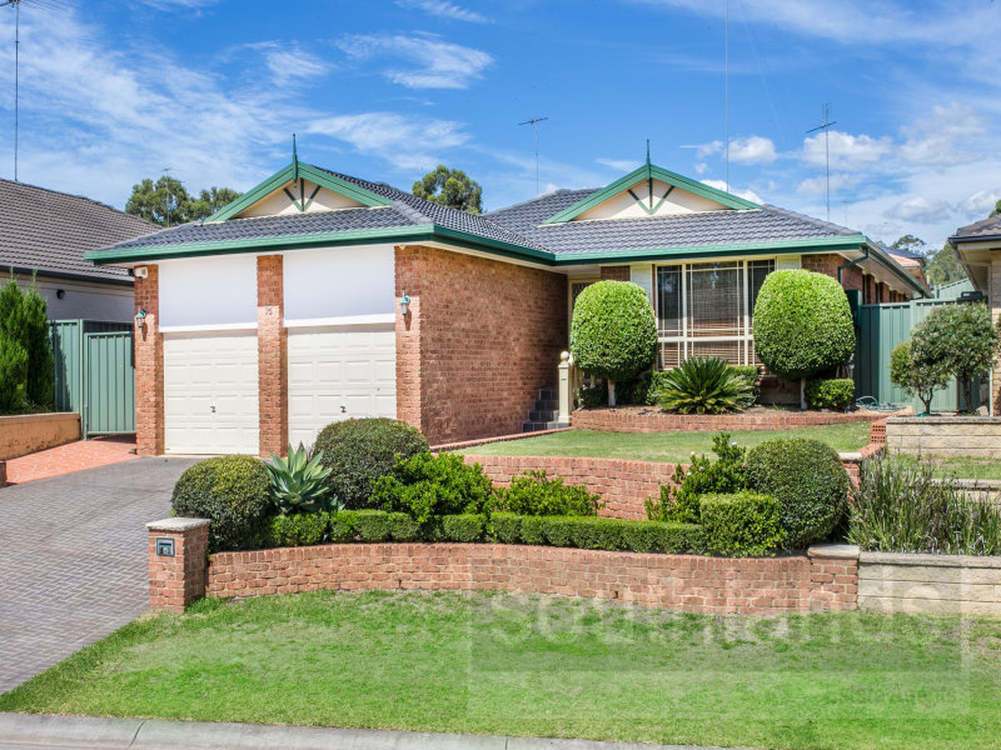 18 Sunbird Terrace, GLENMORE PARK
