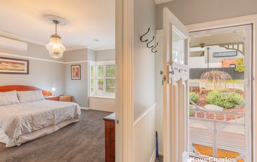 10 Cowdray Crescent, Officer