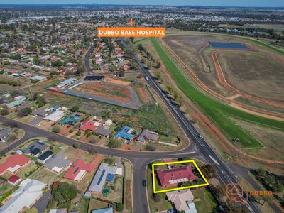 93 Twickenham, Dubbo
