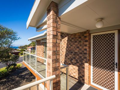 2 Flora Court, Tura Beach