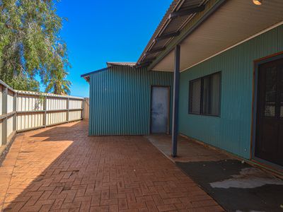 2 Cockatoo Court, South Hedland