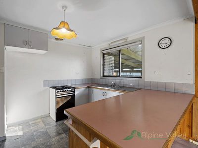 56 Freeburgh Avenue, Mount Beauty