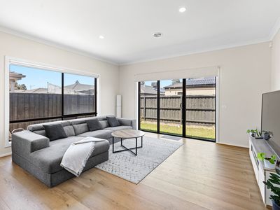 9 Edwin Close, Manor Lakes