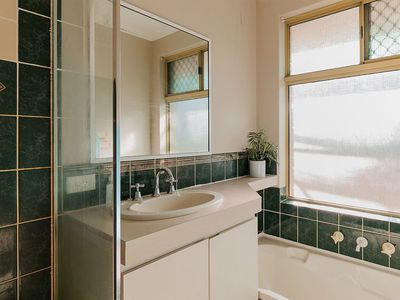 11 Mercer Court, Leda