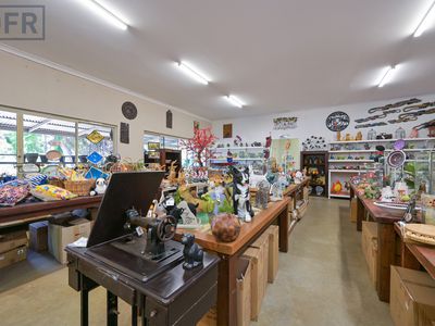 899 & 911 Thomas Road, Anketell