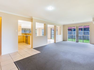 8 Redstart Street, Upper Coomera