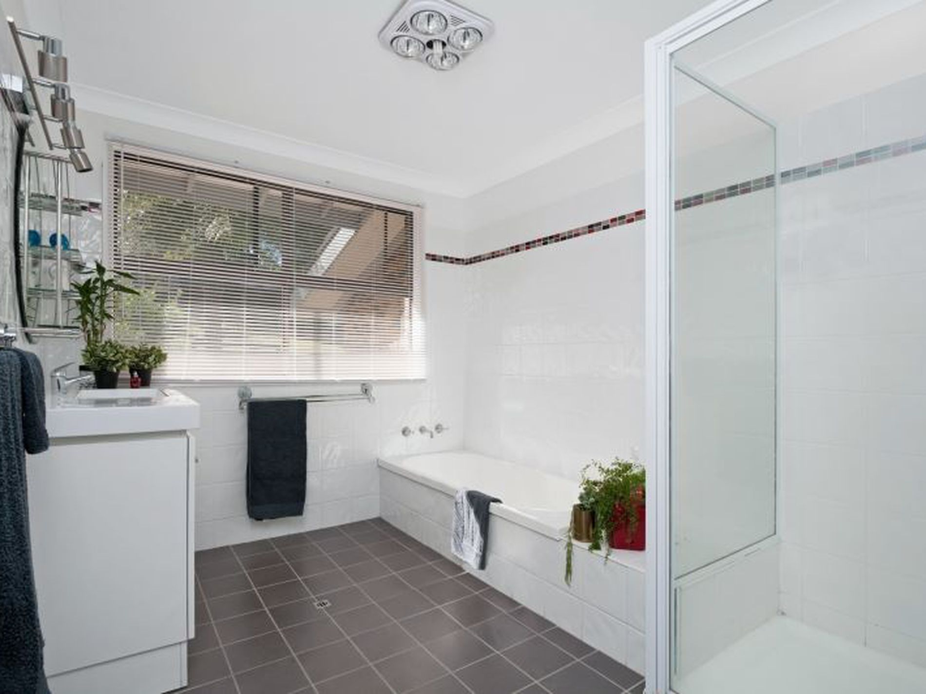 52 Edward Avenue, Kings Point