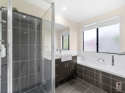 40 Van Stappen Road, Wadalba