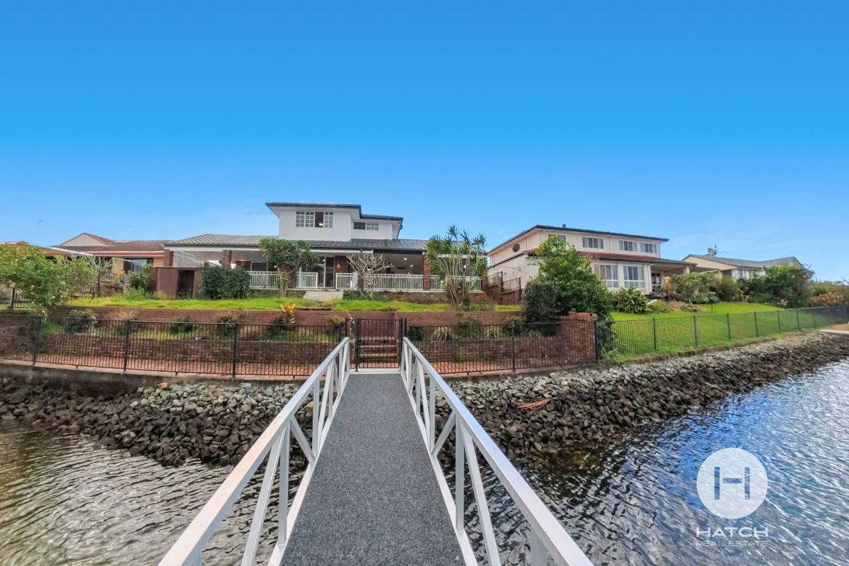 Luxury Waterfront Living – Pool, Jetty & Designer Kitchen