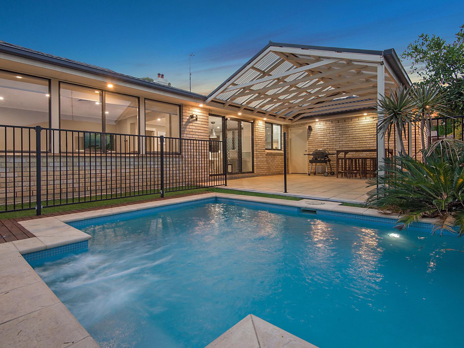 341 Glenwood Park Drive, Glenwood
