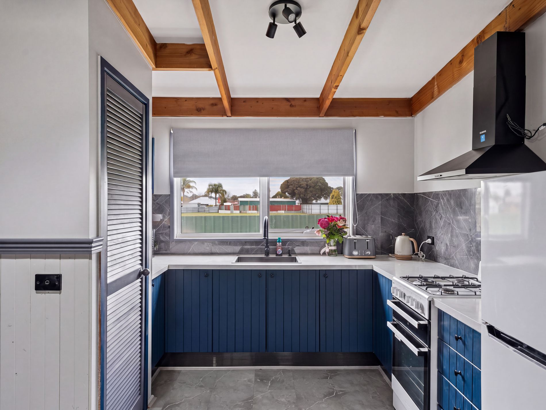 11 / 2-6 Albert Street, Seymour