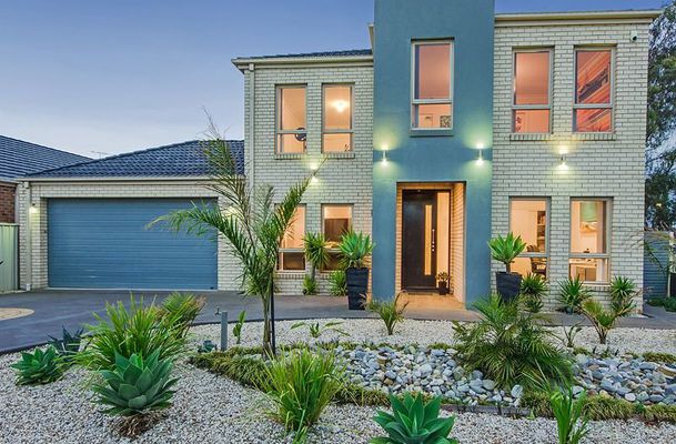 8 The Greenway, Craigieburn