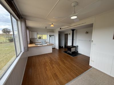 710B Coopers Road, Red Range