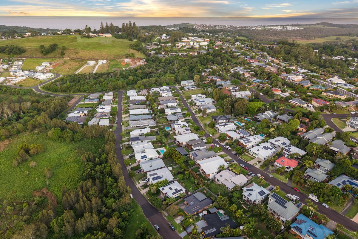 6 Lakeside Way, Lennox Head