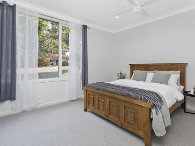 218 Farmborough Road, Farmborough Heights