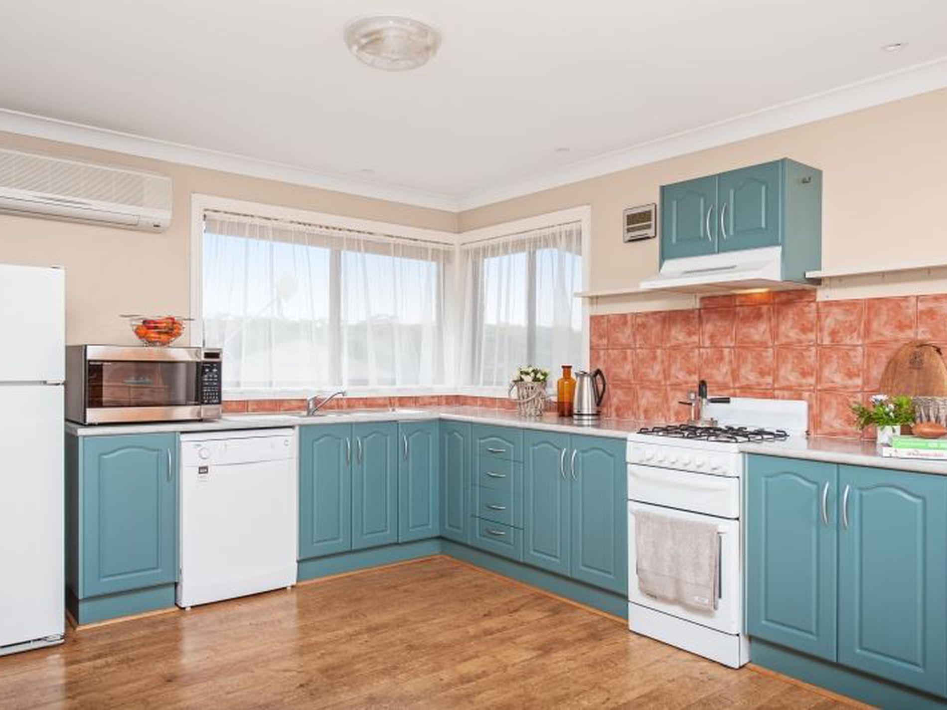 7 Torquay Drive, Lake Tabourie