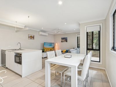 5 / 6 Deacon Street, Coopers Plains
