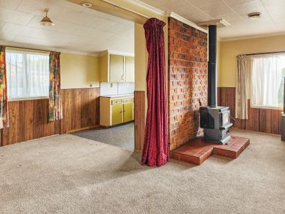 16 Leader Street, Riverton