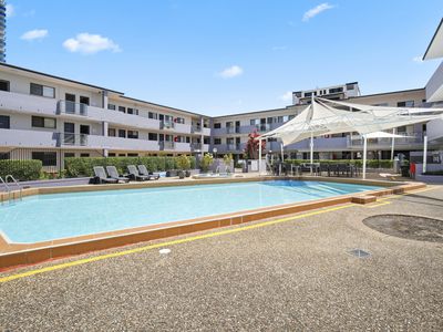 29 / 136 Marine Parade, Southport