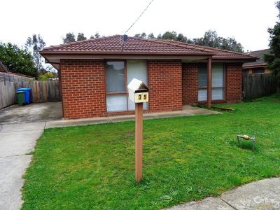 39 Meredith Crescent, Hampton Park