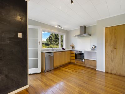 9 Woodstock Terrace, Tawa