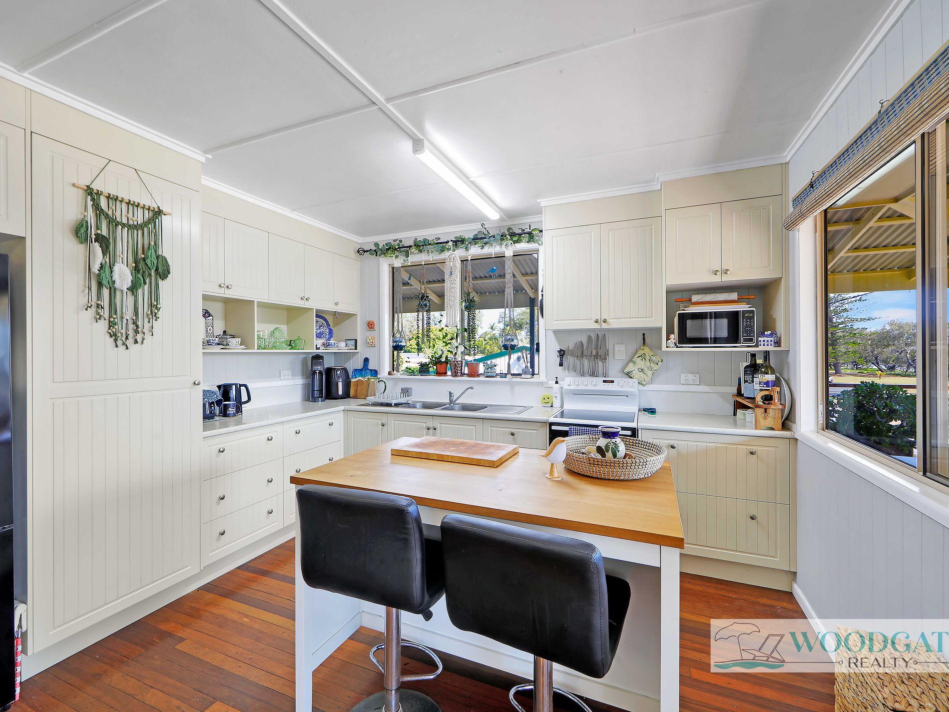 104 Esplanade, Woodgate