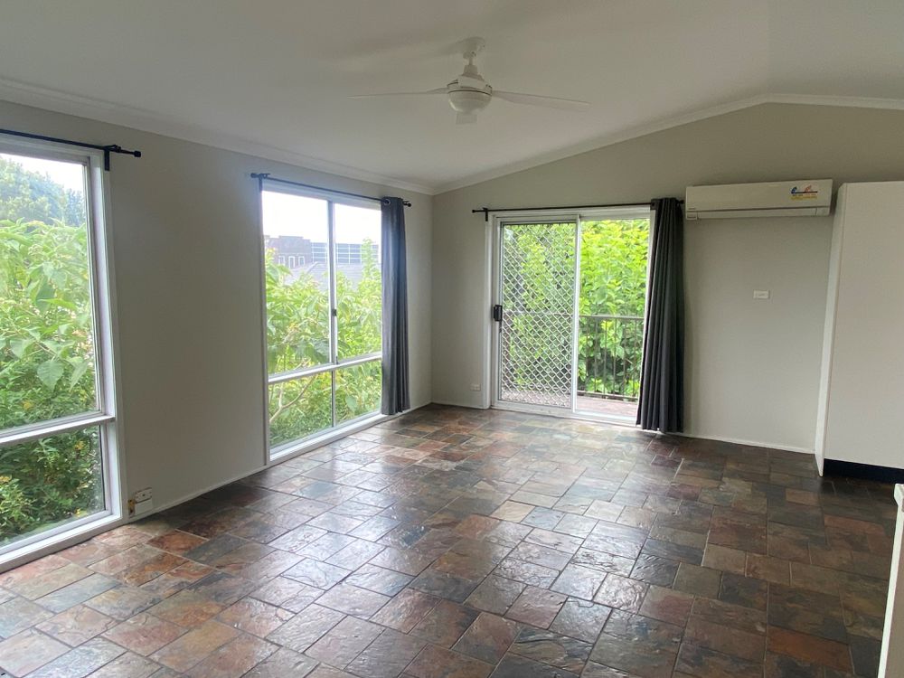 4A Cooper Avenue, Moorebank