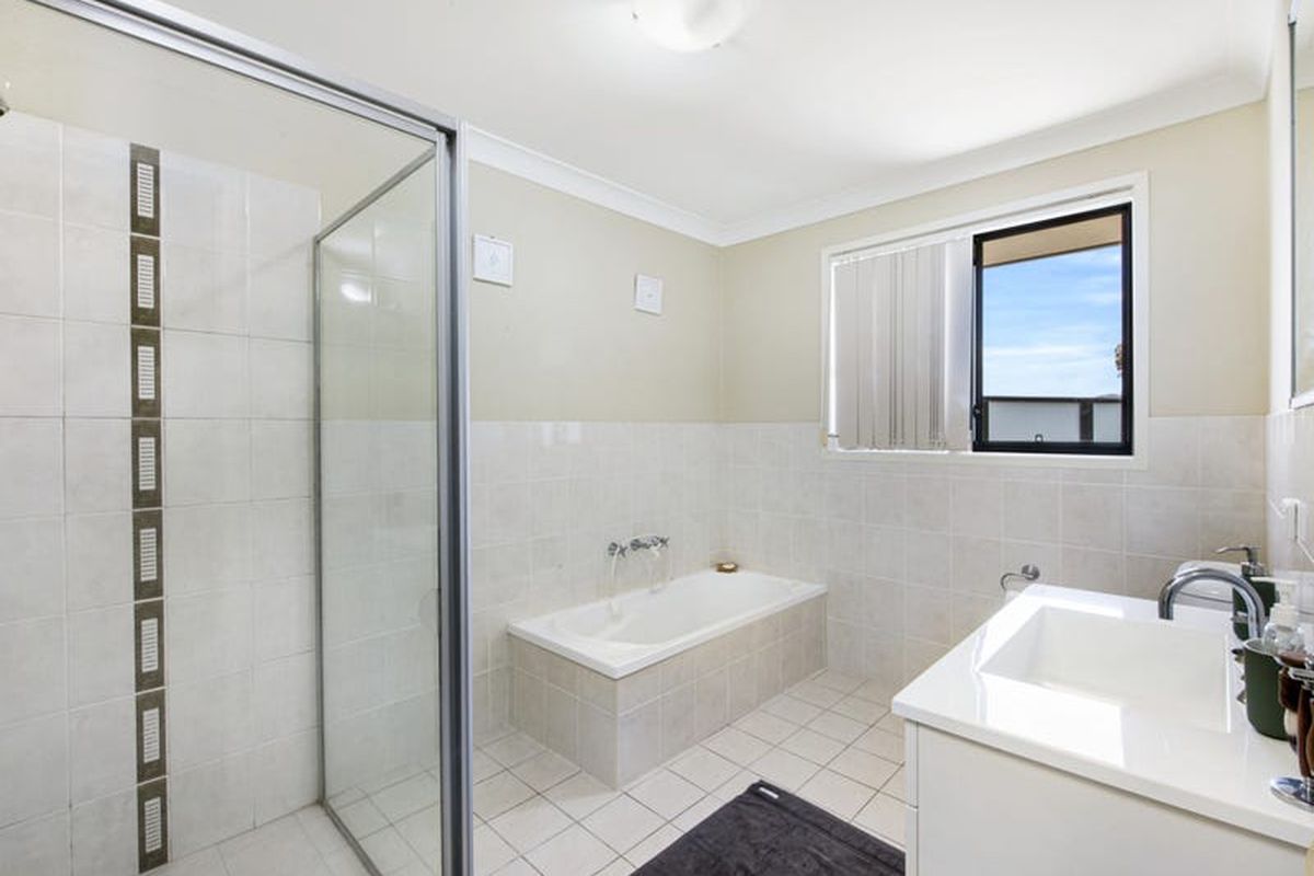 4 / 92 Bronzewing Drive, Erina