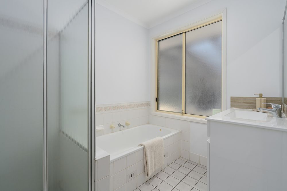 12 Glenrock Court, Wattle Grove