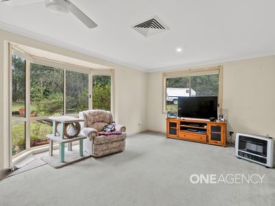 24 Tartarian Crescent, Bomaderry