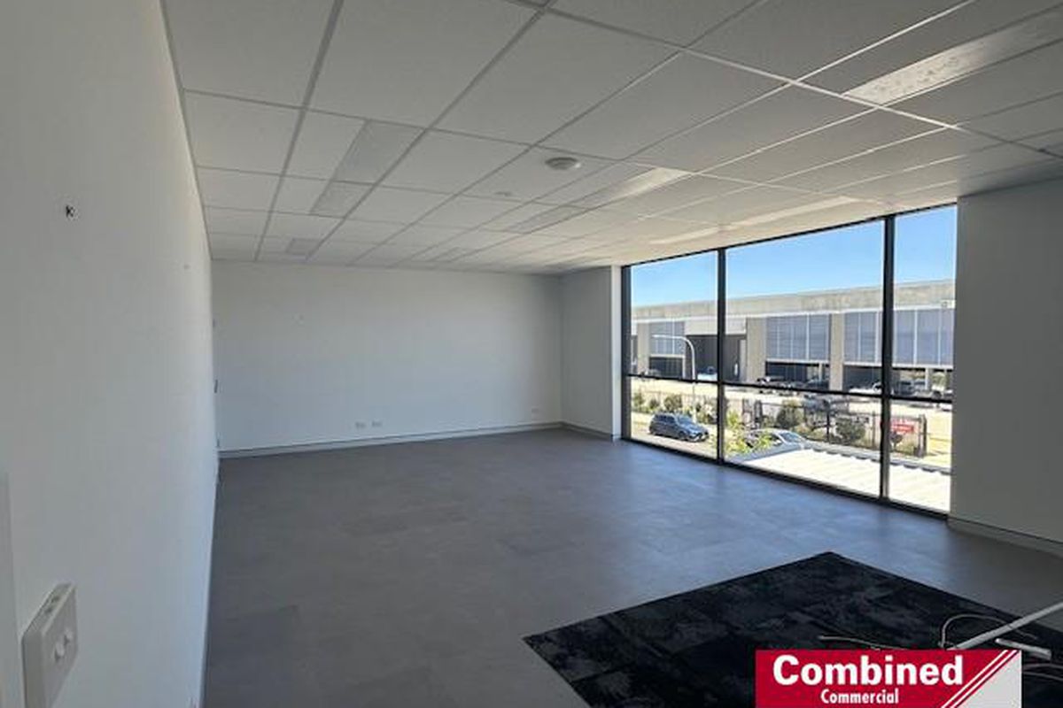 2 / 2 Grazier Way, Gregory Hills