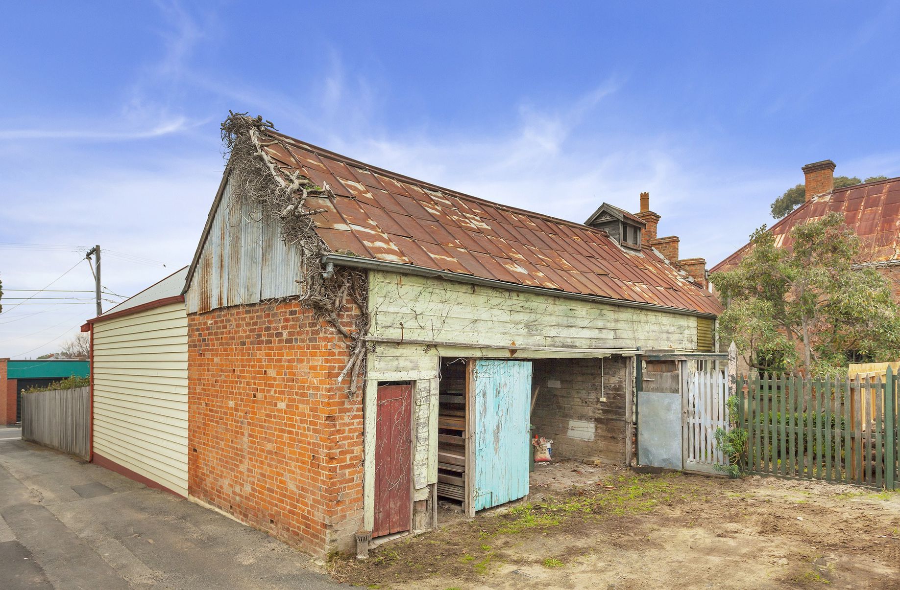 266 LATROBE TERRACE, Newtown