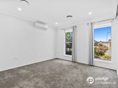 4 Hampton Court, Wattle Grove