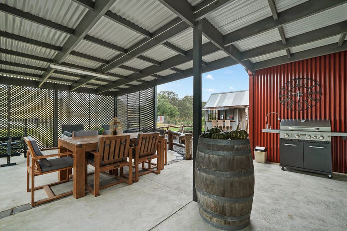 100 Livingstone Street, Avenel