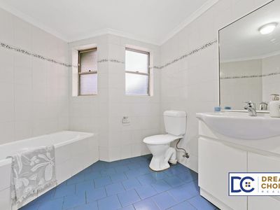 2 / 5 Cowper Street, Parramatta