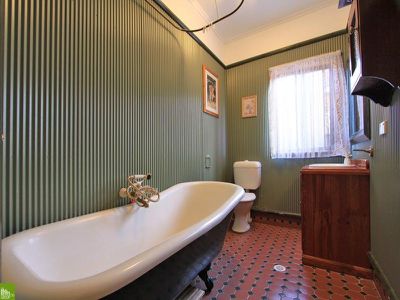 6 Banksia St, Windang